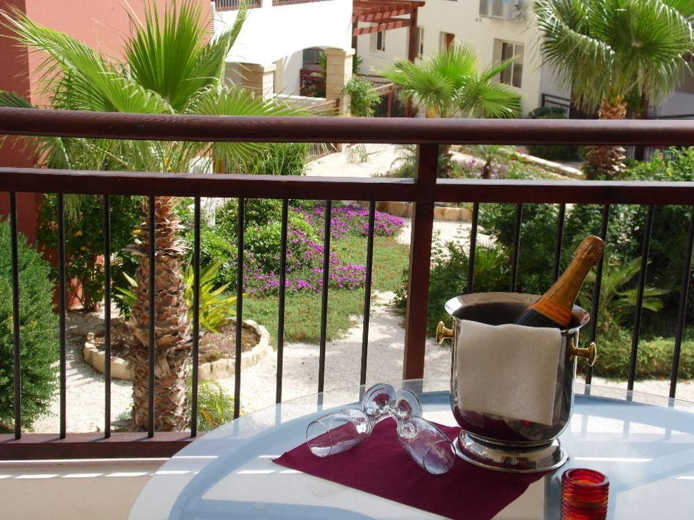 Paphos Adriana Holiday Resort מראה חיצוני תמונה